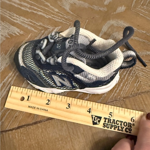 New Balance 804 Infant Sneakers in Dark Blue/Gray and White - Picture 5 of 6